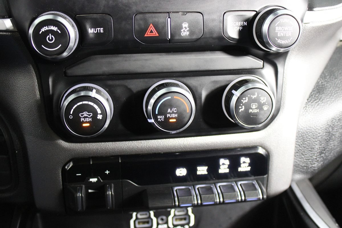 Used 2019 RAM 2500 Big Horn w/ Black Appearance Package RWD image 15