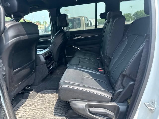 Used 2024 Jeep Wagoneer L Series II w/ Flexible Seating Group AWD/4WD image 23
