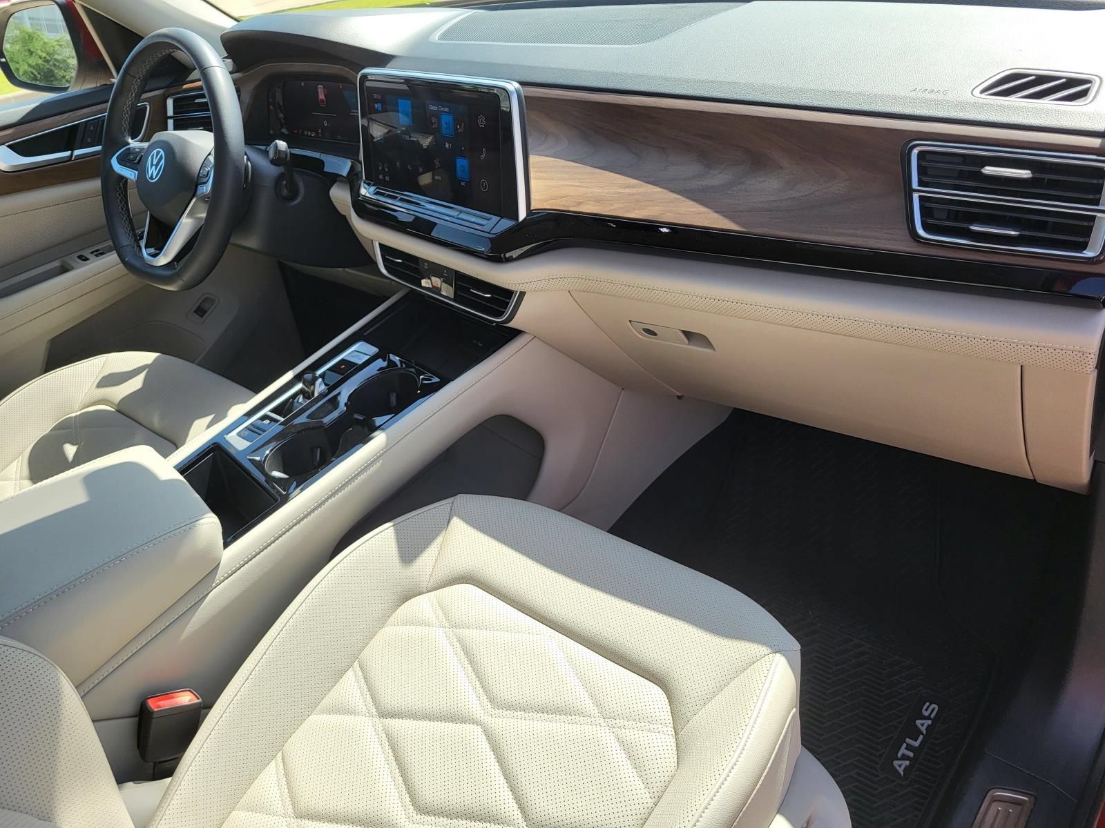 Used 2024 Volkswagen Atlas SE FWD image 10