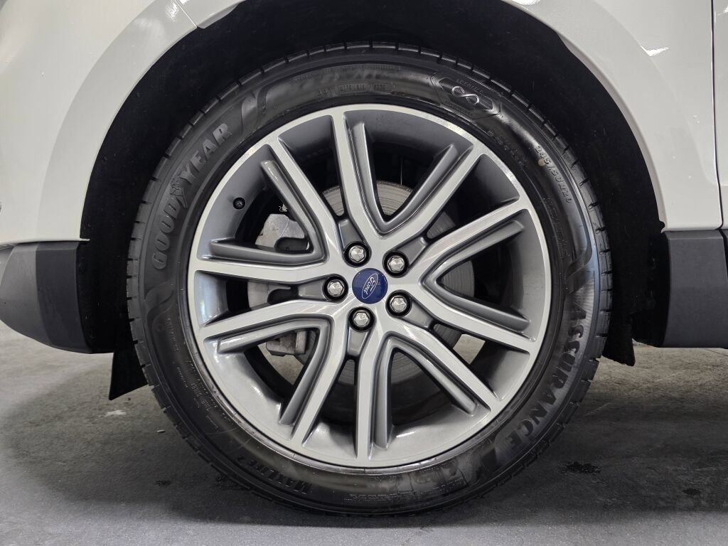 Used 2022 Ford Edge Titanium AWD/4WD image 5