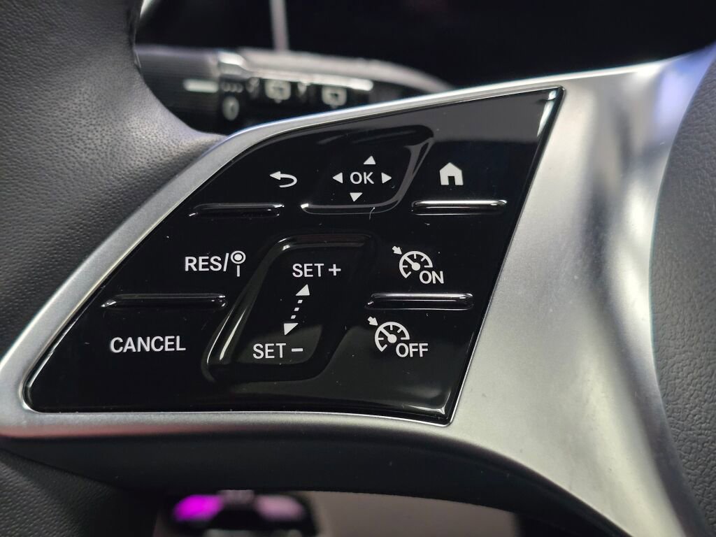 Certified 2025 Mercedes-Benz GLC 300 4MATIC image 34