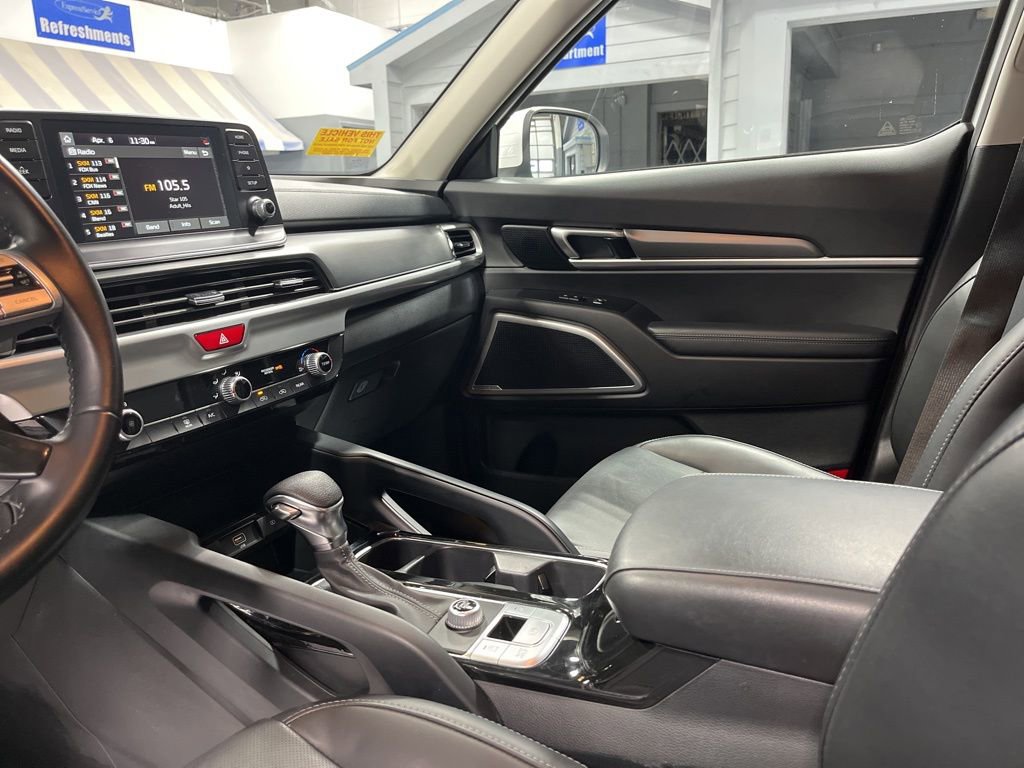 Used 2020 Kia Telluride LX FWD image 17