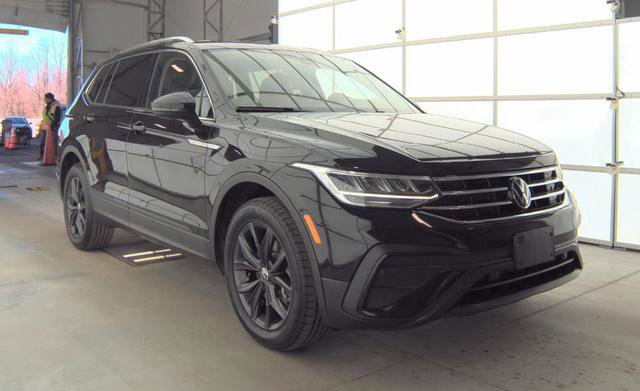 Used 2024 Volkswagen Tiguan SE