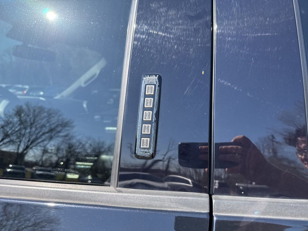 Used 2020 Ford F150 Lariat w/ Equipment Group 502A Luxury AWD/4WD image 15
