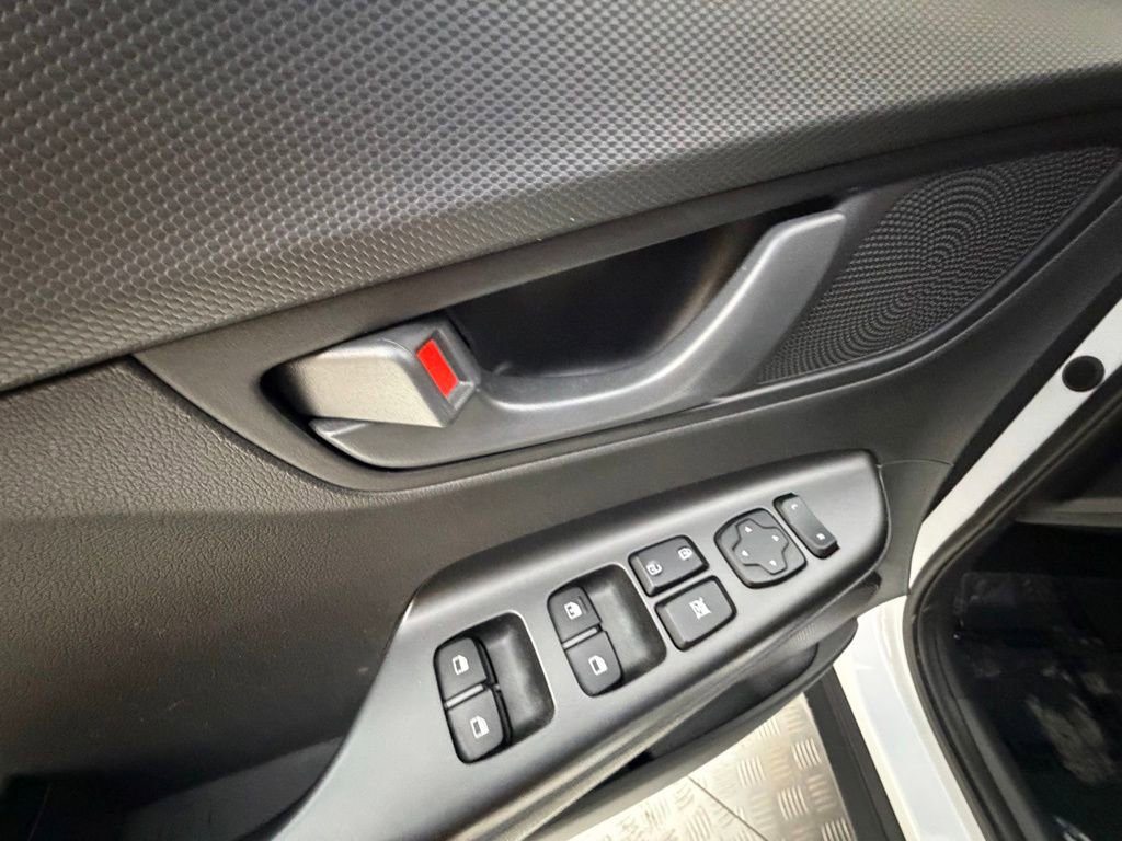 Used 2023 Hyundai Kona SE AWD/4WD image 24