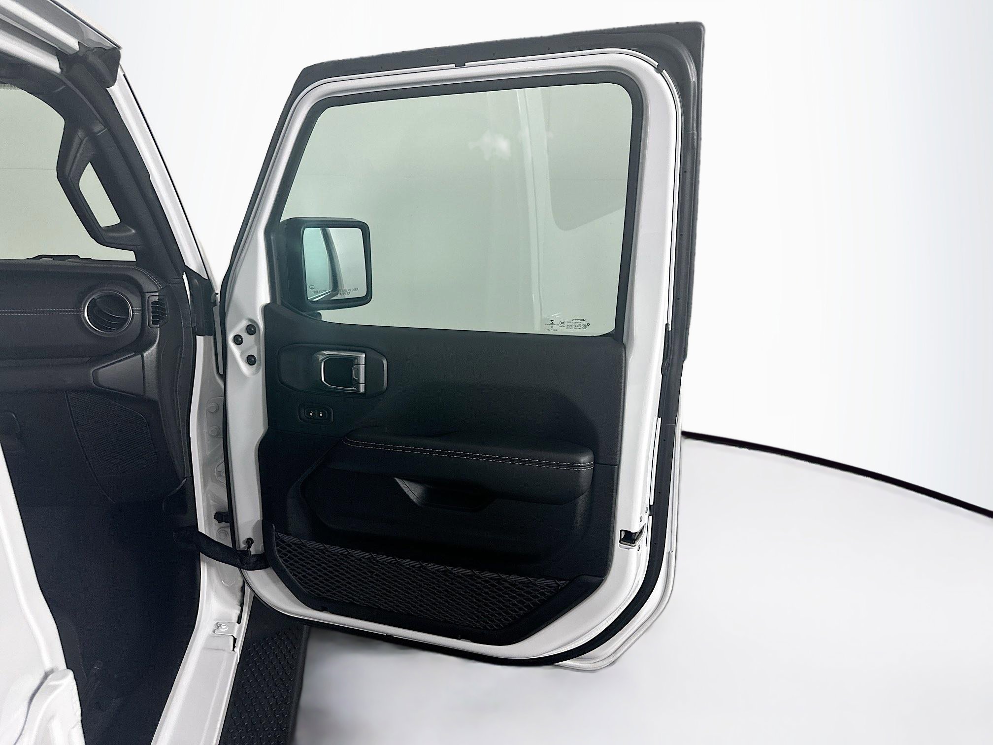 Used 2023 Jeep Wrangler Sahara w/ Cold Weather Group image 31