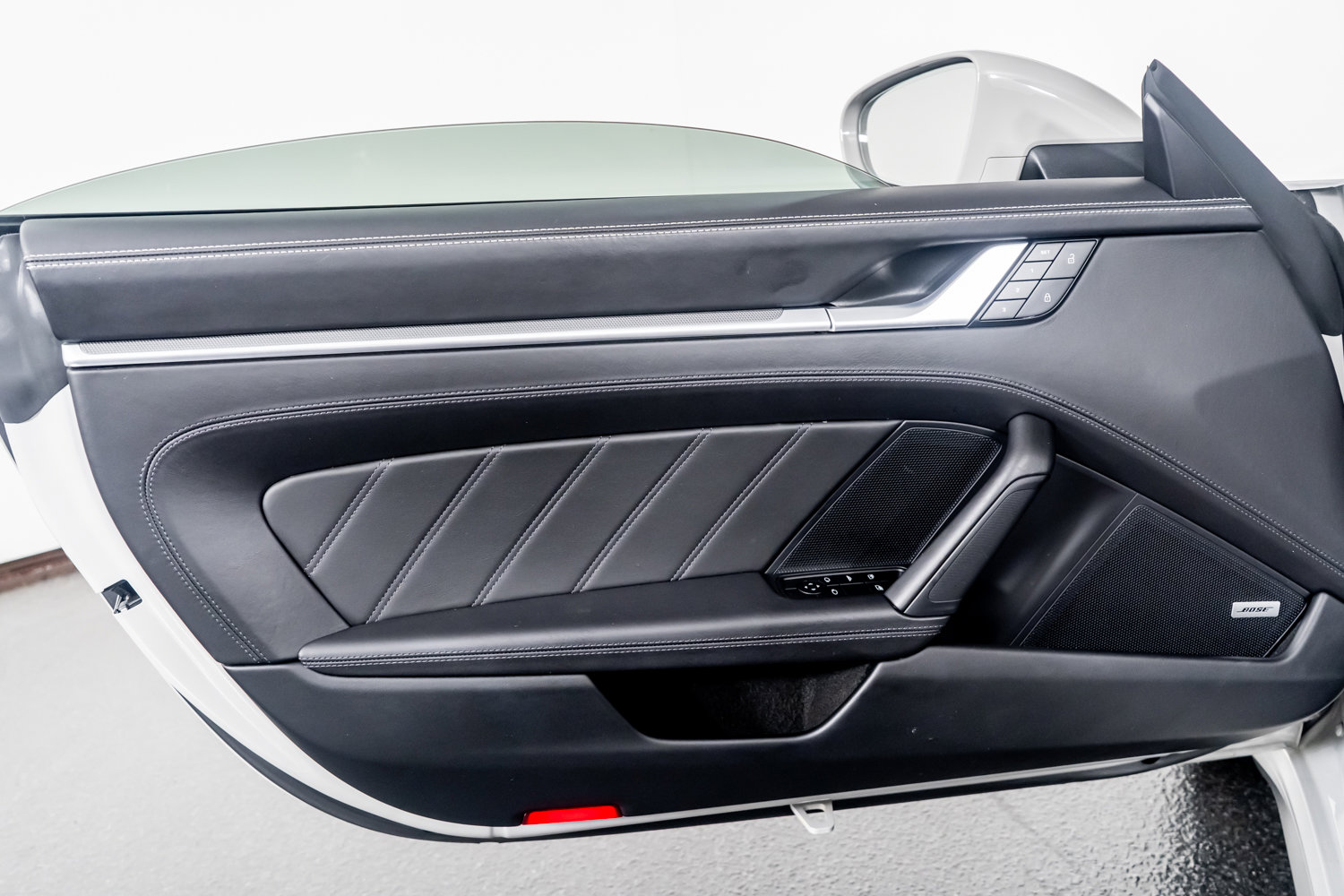 Used 2022 Porsche 911 Turbo image 34
