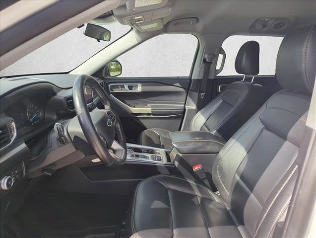 Used 2021 Ford Explorer XLT w/ Equipment Group 202A RWD image 14