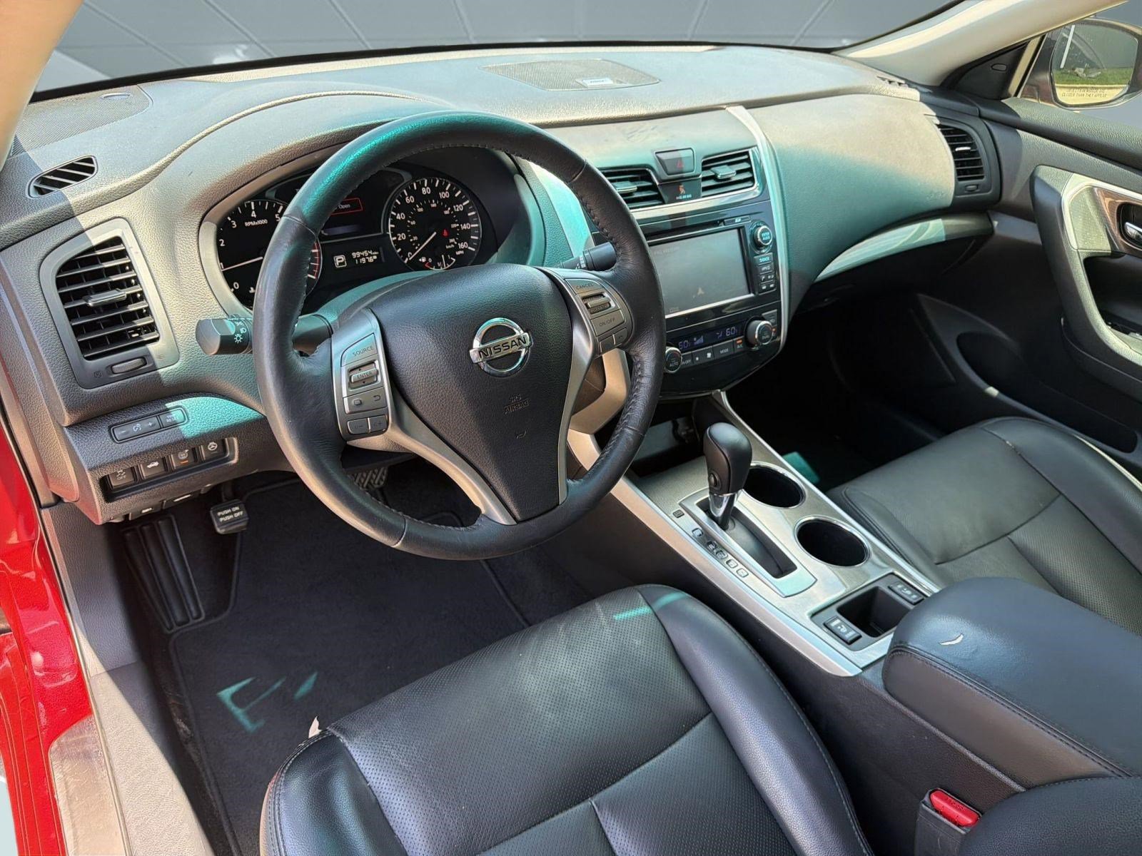 Used 2015 Nissan Altima 2.5 SL w/ Technology Package FWD image 4