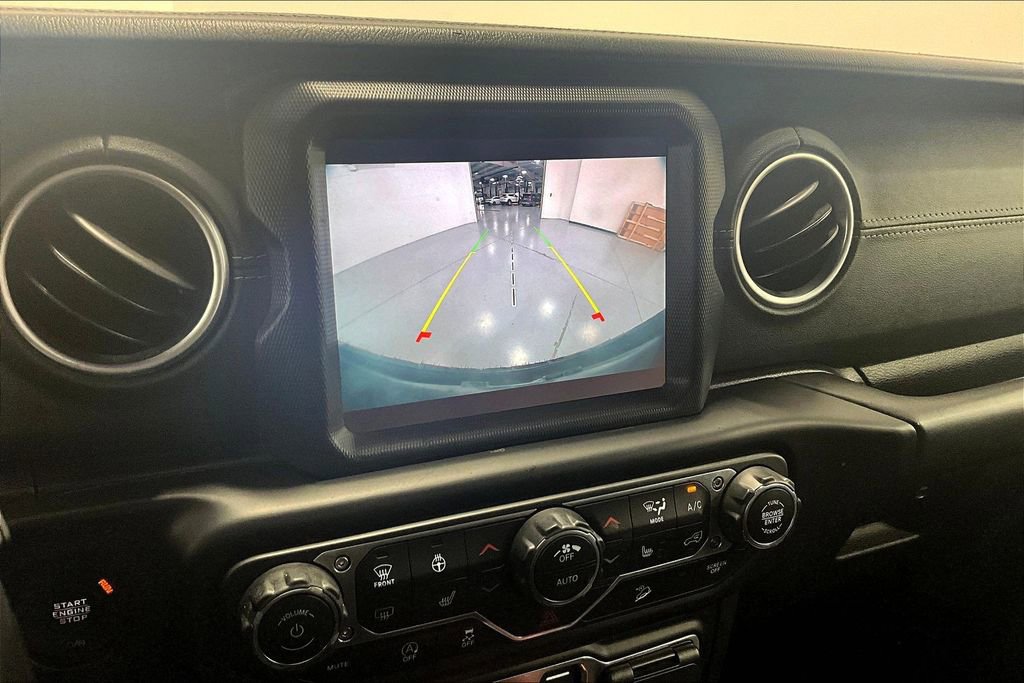 Used 2020 Jeep Wrangler Unlimited Sahara image 21
