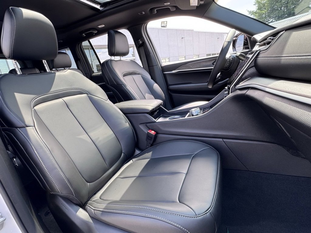 New 2025 Jeep Grand Cherokee Limited w/ Black Appearance Package image 18