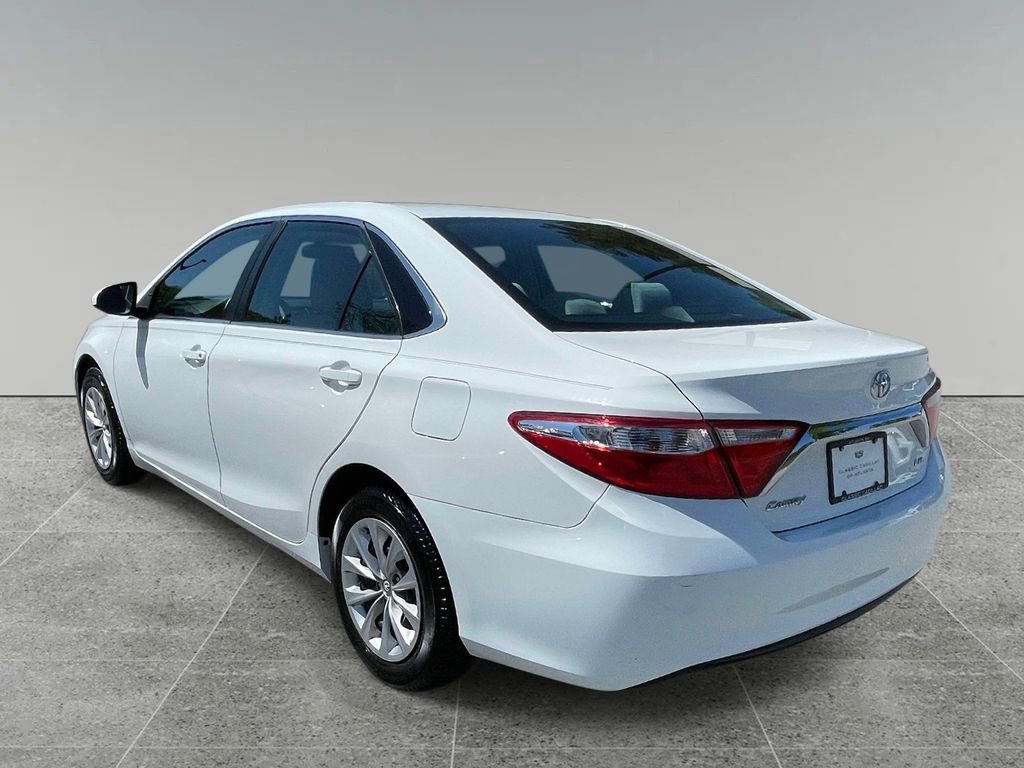 Used 2016 Toyota Camry LE image 3