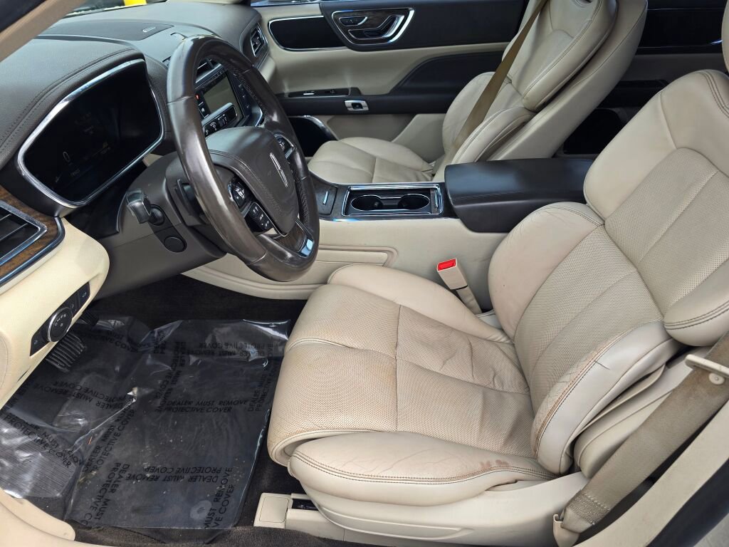 Used 2017 Lincoln Continental Select image 26