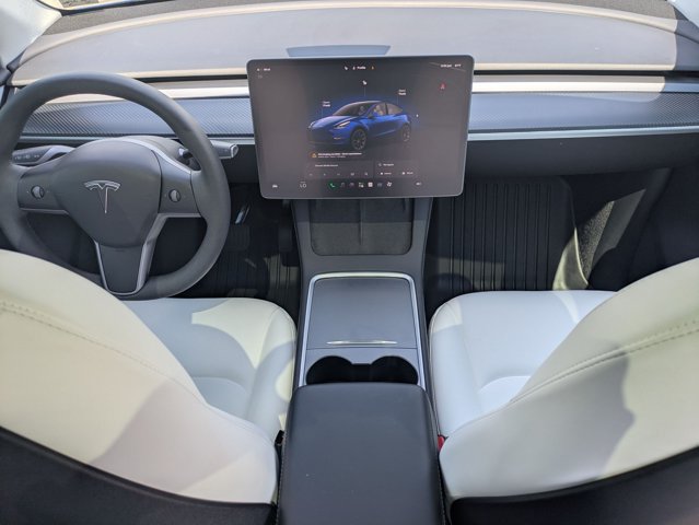 Used 2024 Tesla Model Y Long Range AWD/4WD image 17