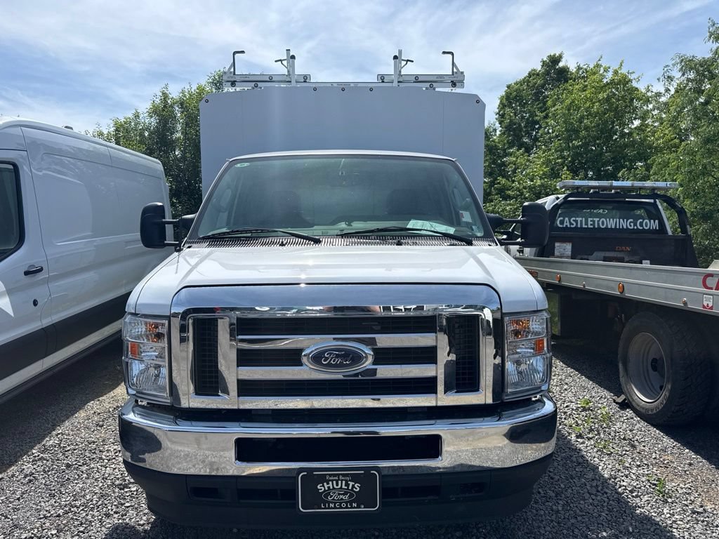 Used 2024 Ford E-350 and Econoline 350 Super Duty w/ Power Windows & Locks Group RWD image 2