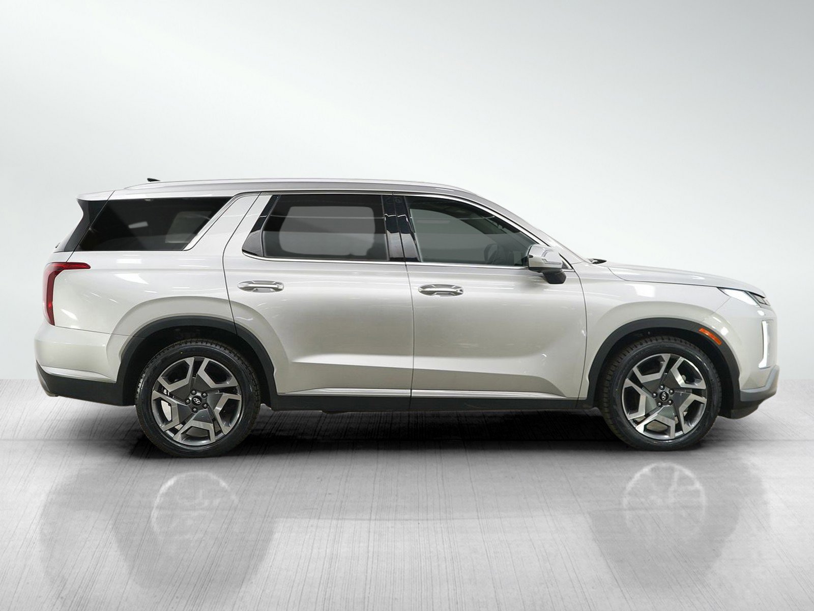 Used 2025 Hyundai Palisade Limited AWD/4WD image 6