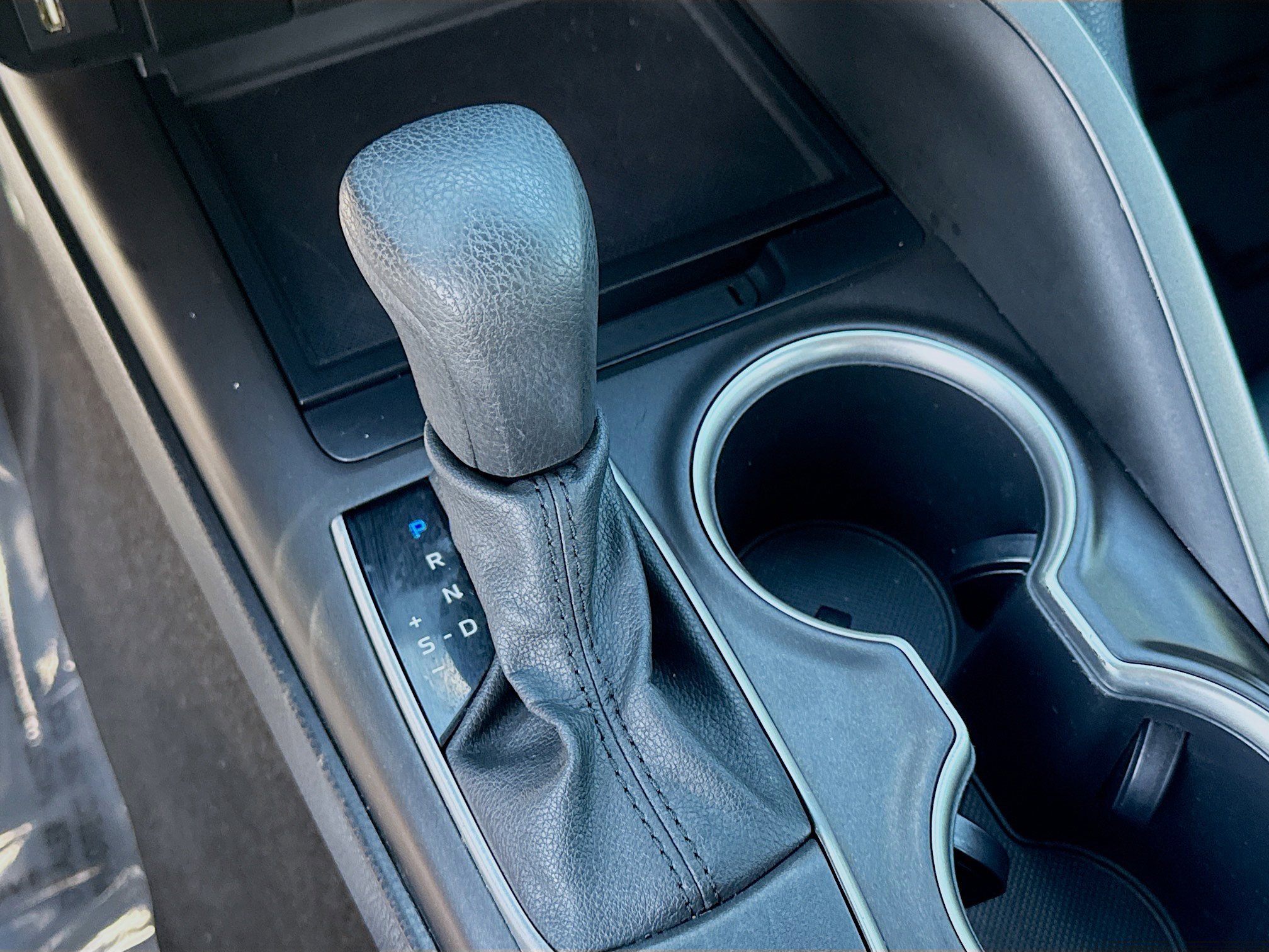 Used 2021 Toyota Camry LE FWD image 15