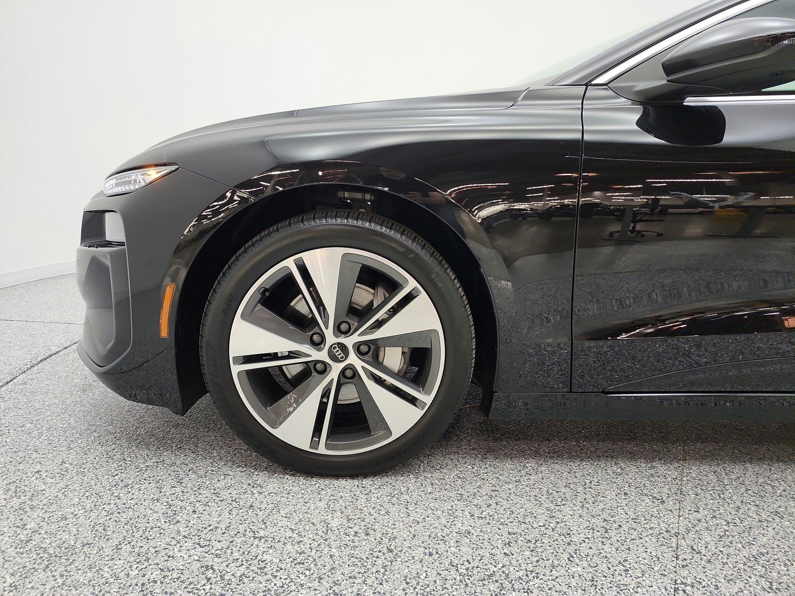 Used 2025 Audi A6 e-tron Premium Plus w/ Premium Plus RWD image 21