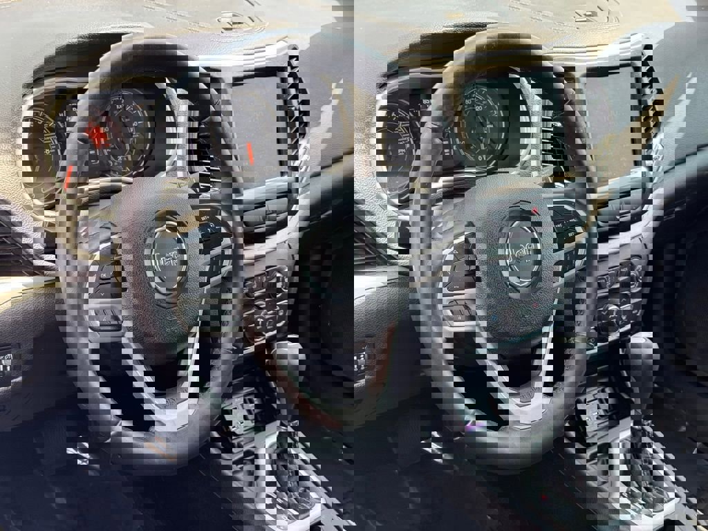 Used 2018 Jeep Cherokee Latitude Plus image 20