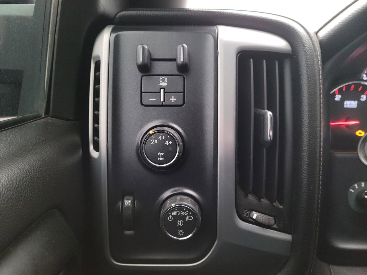 Used 2015 GMC Sierra 2500 SLE w/ SLE Preferred Package image 12