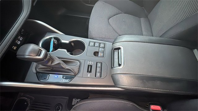 Used 2024 Toyota Highlander LE image 19
