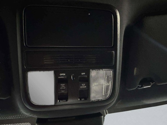 Used 2023 Honda Odyssey Sport image 34