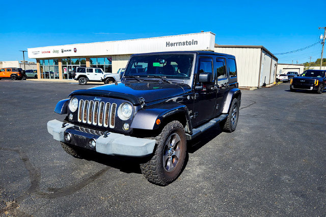 Used 2017 Jeep Wrangler Unlimited Sahara w/ Connectivity Group AWD/4WD image 4