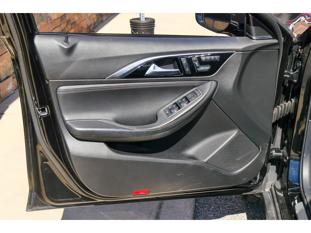 Used 2018 INFINITI QX30 Premium w/ Navigation Package image 9