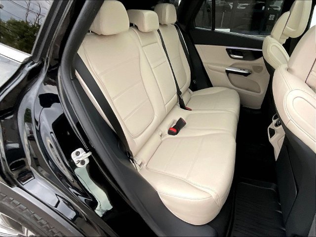 Used 2026 Mercedes-Benz GLC 300 4MATIC image 27