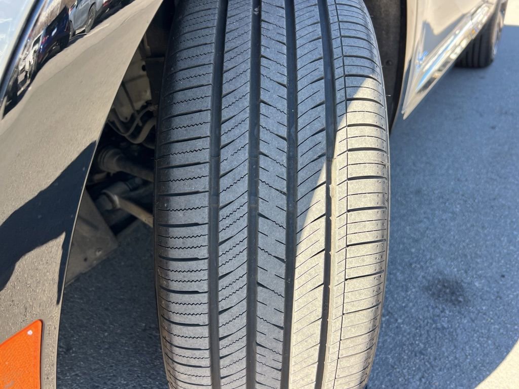 Used 2024 Buick Envision Sport Touring image 28