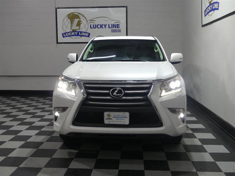 Used 2018 Lexus GX 460 Premium w/ Premium Package image 2
