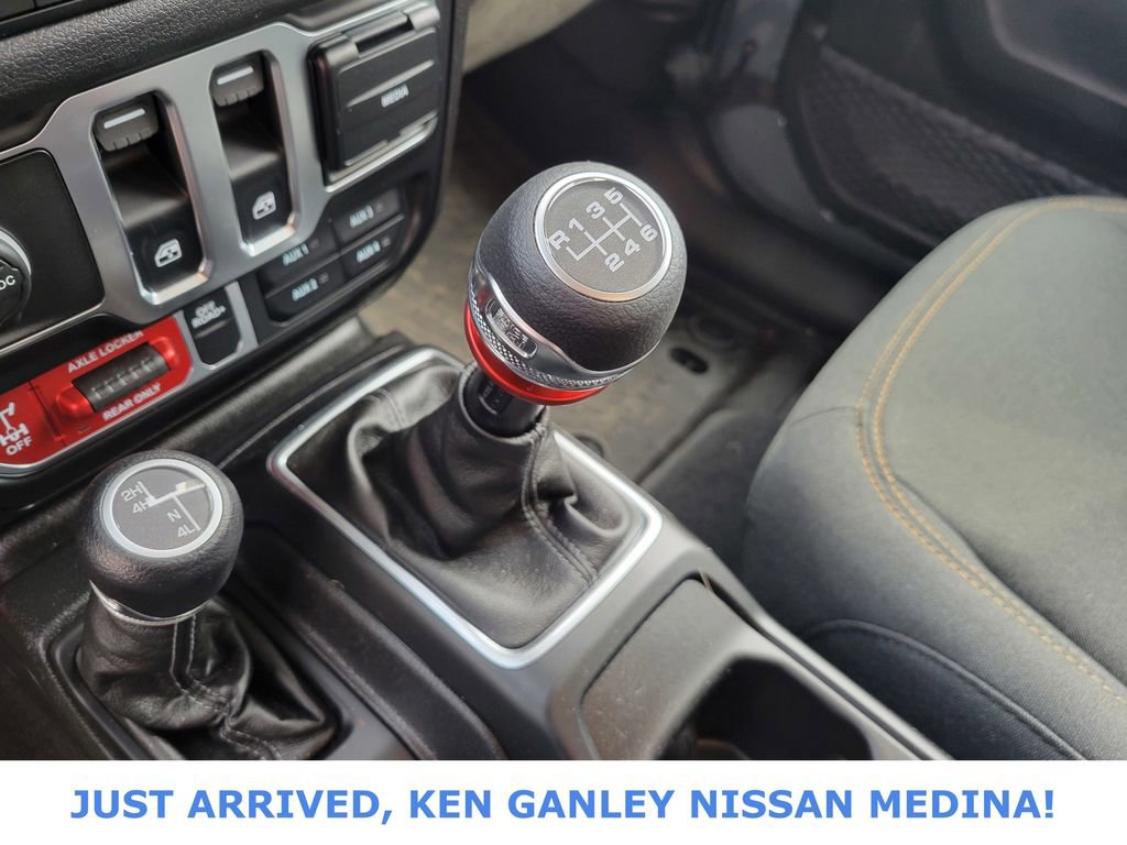 Used 2025 Jeep Wrangler Willys image 11