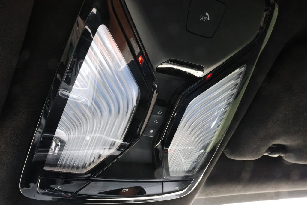 Used 2025 BMW X5 M60i AWD/4WD image 31