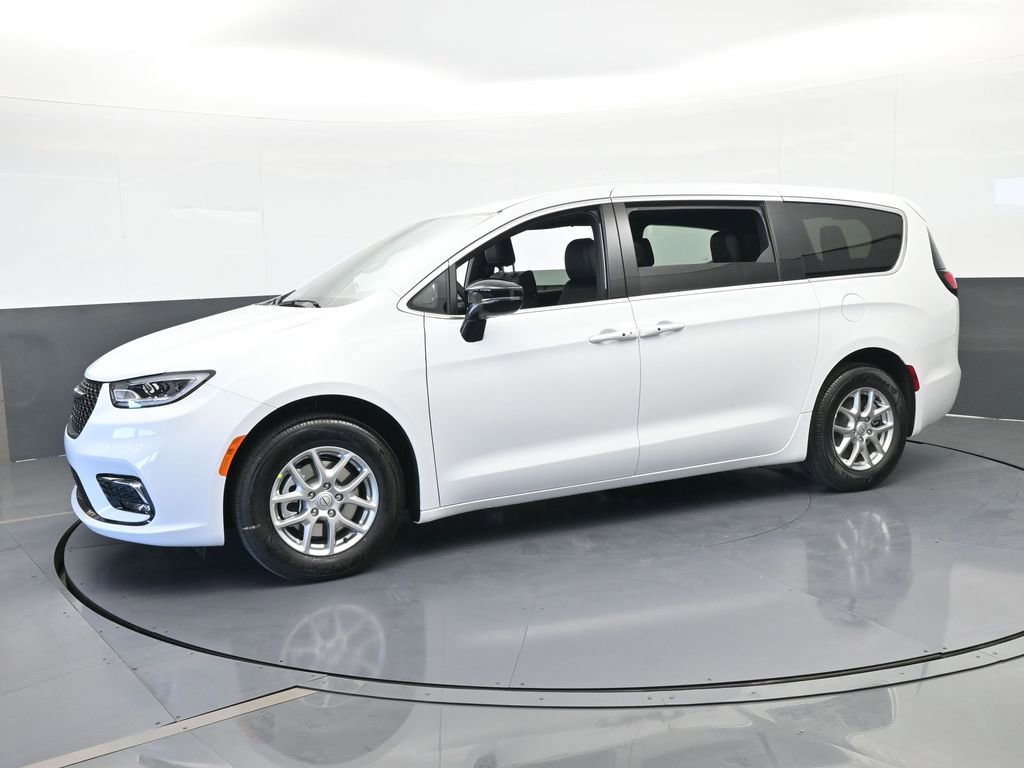 New 2026 Chrysler Pacifica Select FWD image 2