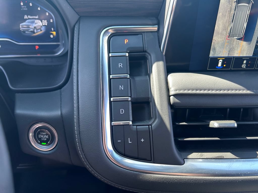 Used 2022 Chevrolet Tahoe LT w/ Luxury Package AWD/4WD image 16