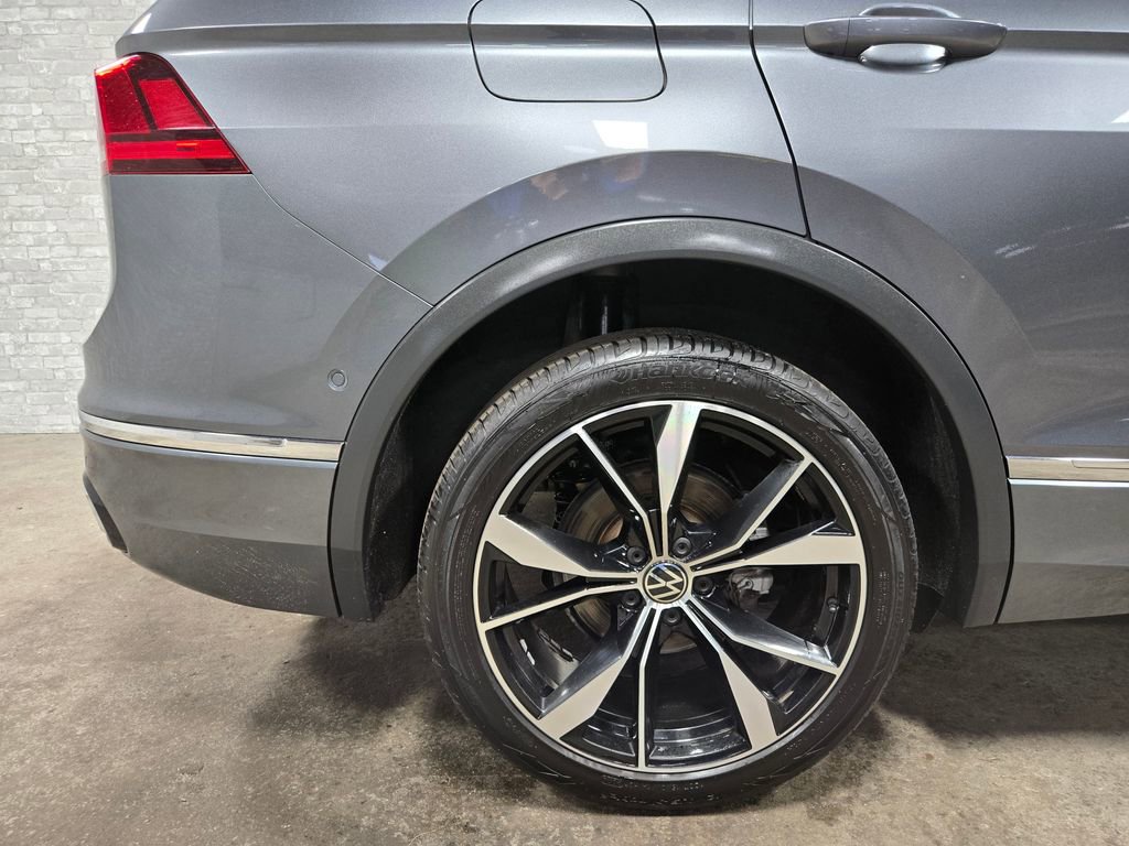 Used 2022 Volkswagen Tiguan SEL R-Line AWD/4WD image 64
