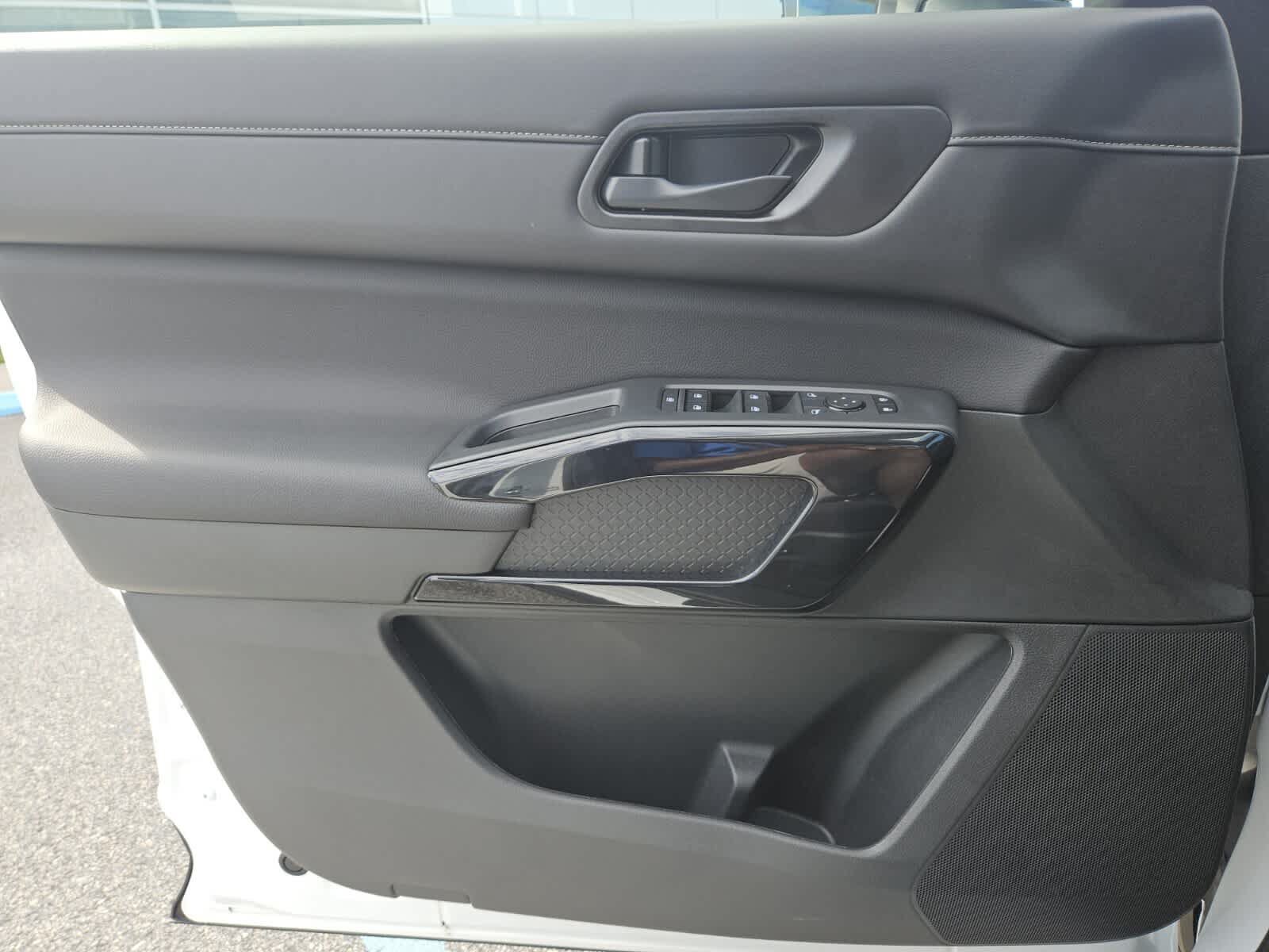 New 2026 Nissan Pathfinder SV w/ Cargo Package FWD image 15