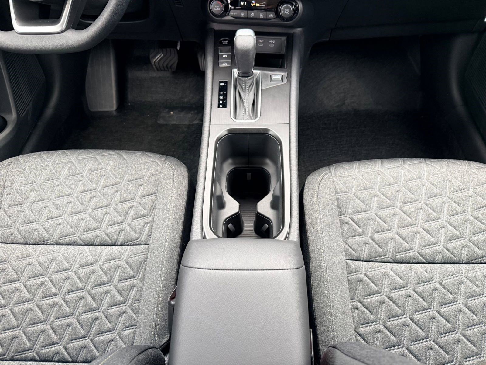 New 2026 Nissan Kicks SV w/ Charging Package image 14