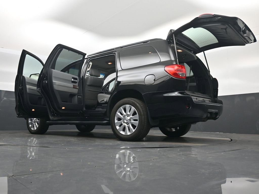 Used 2017 Toyota Sequoia Platinum image 24