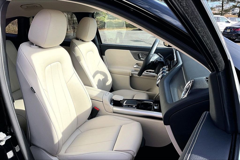 Certified 2022 Mercedes-Benz GLA 250 4MATIC image 7