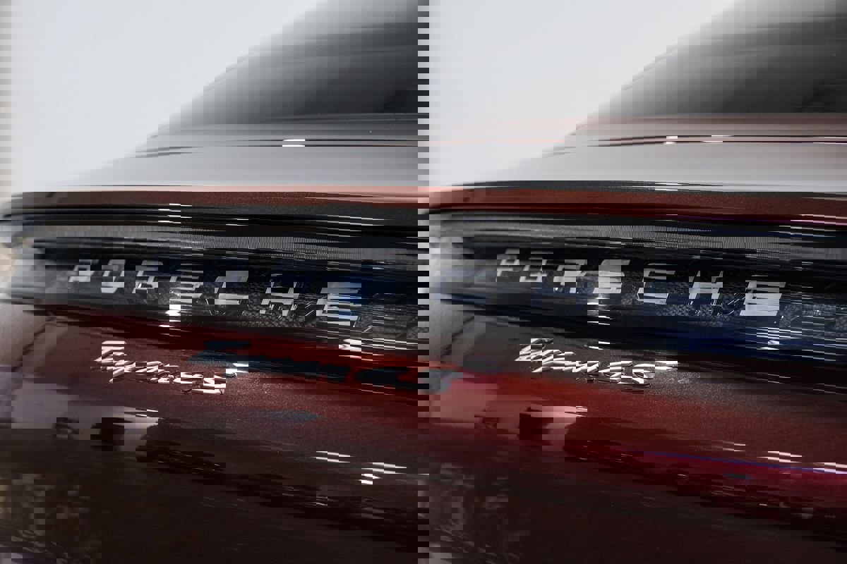 Used 2021 Porsche Taycan 4S w/ Premium Package image 49