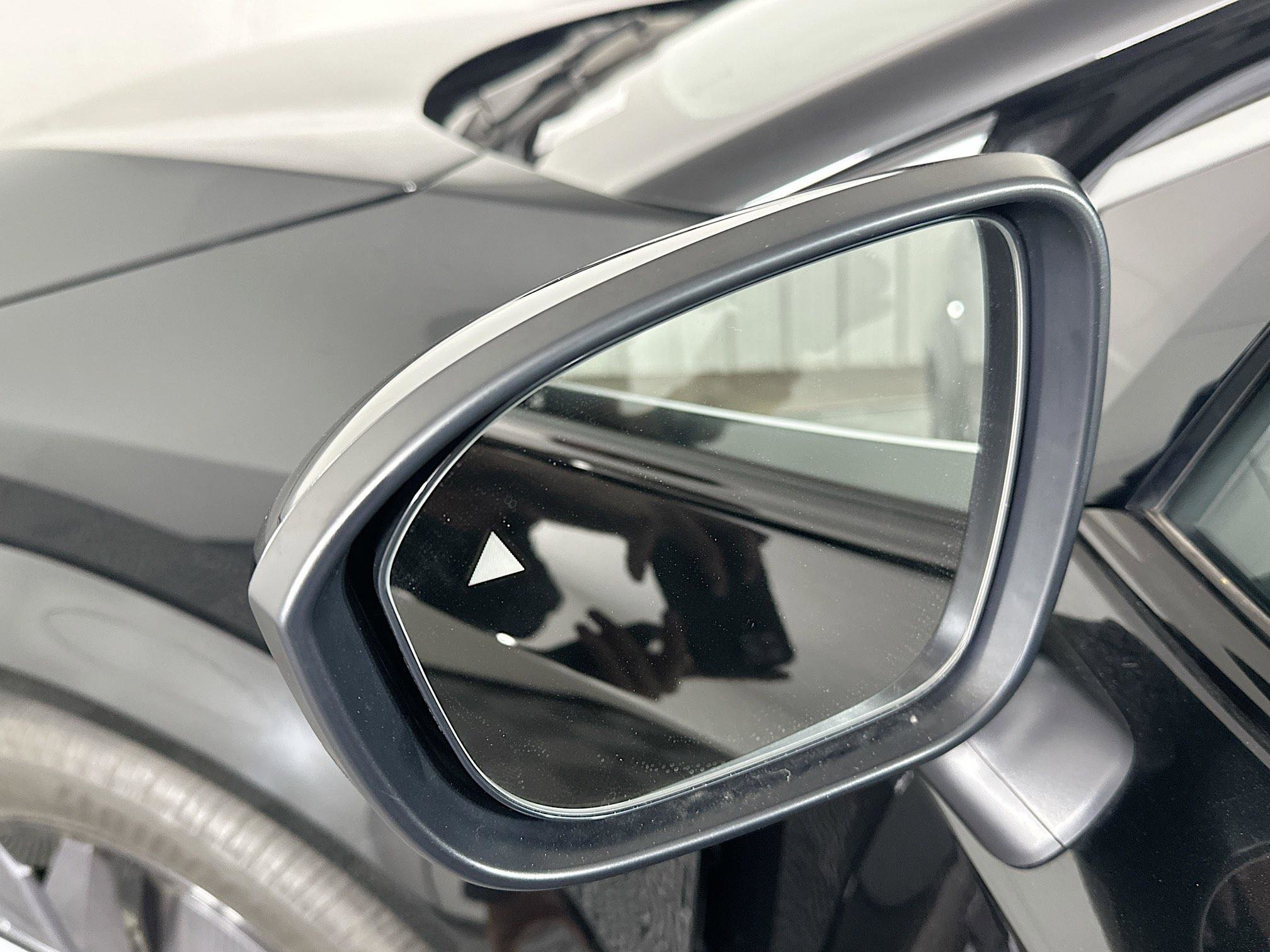 Used 2024 Nissan Ariya FWD image 16