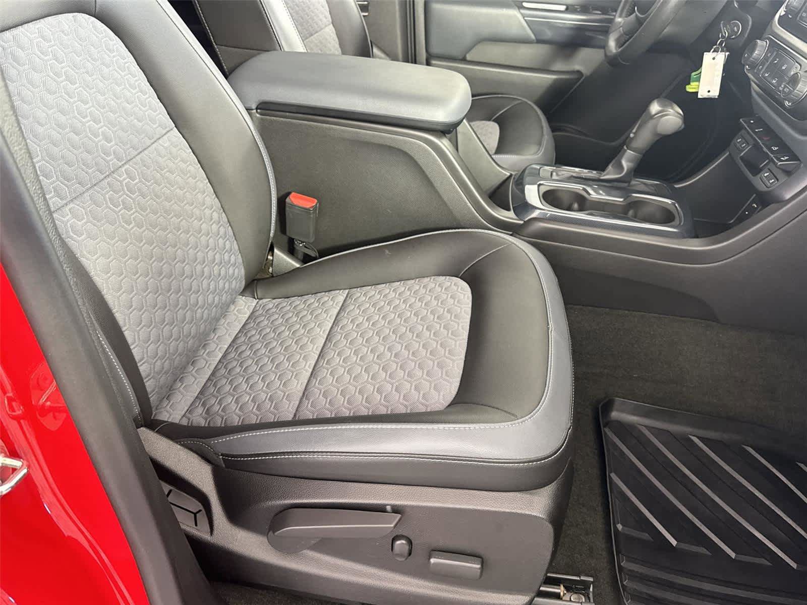 Used 2015 Chevrolet Colorado Z71 AWD/4WD image 18