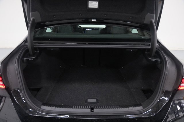 Used 2024 BMW i5 eDrive40i w/ Premium Package RWD image 16