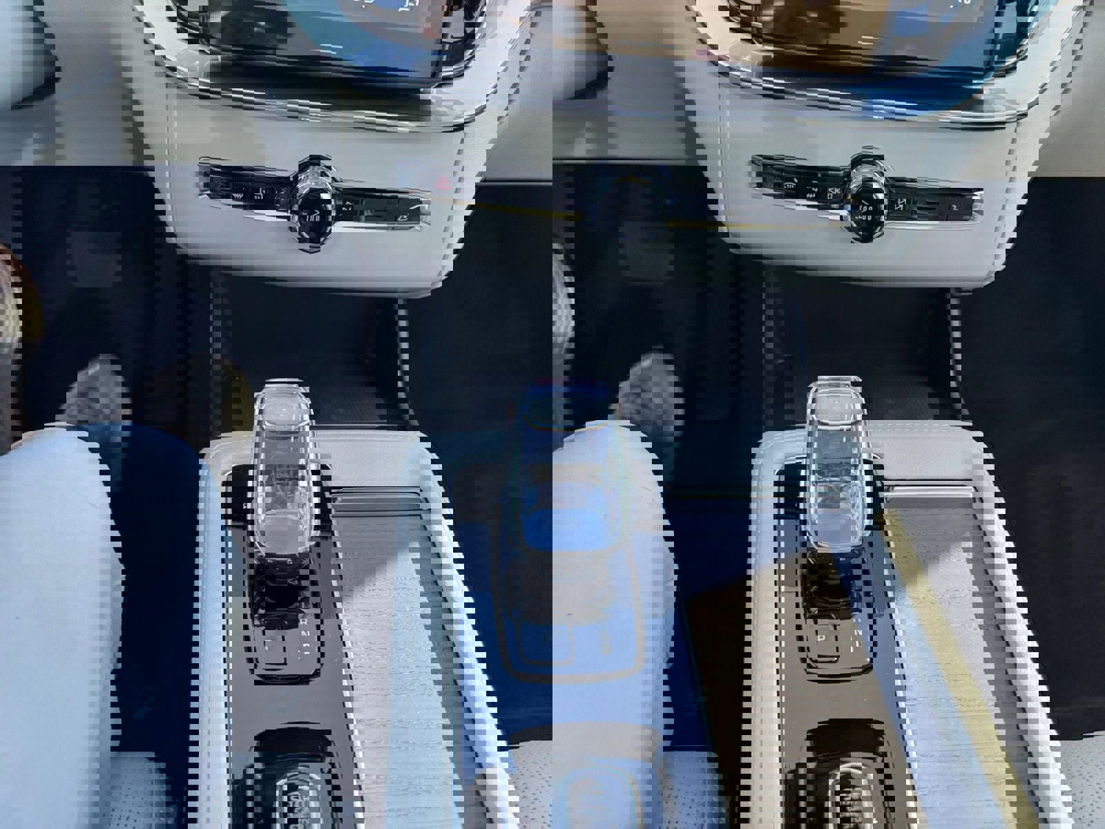 New 2026 Volvo XC90 B6 Ultra image 11