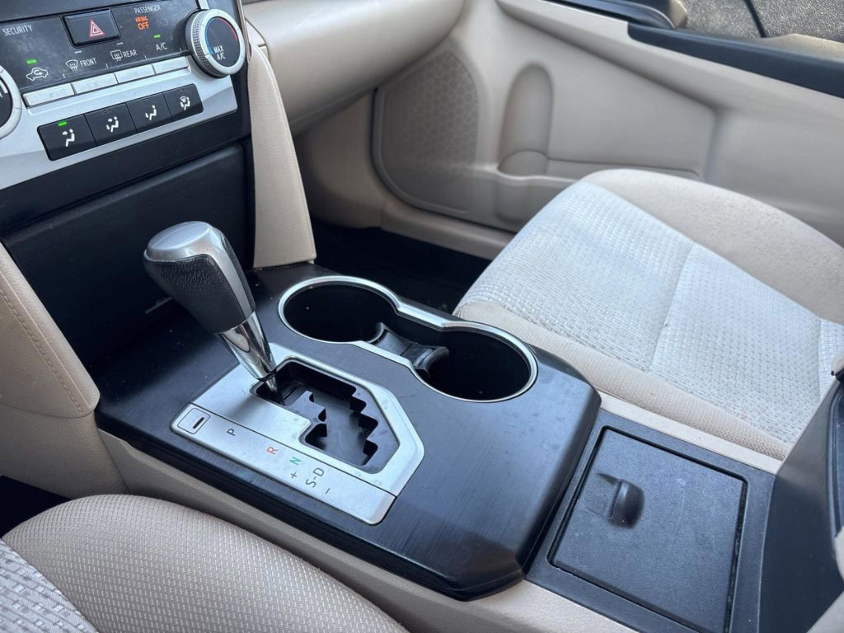 Used 2012 Toyota Camry LE image 18
