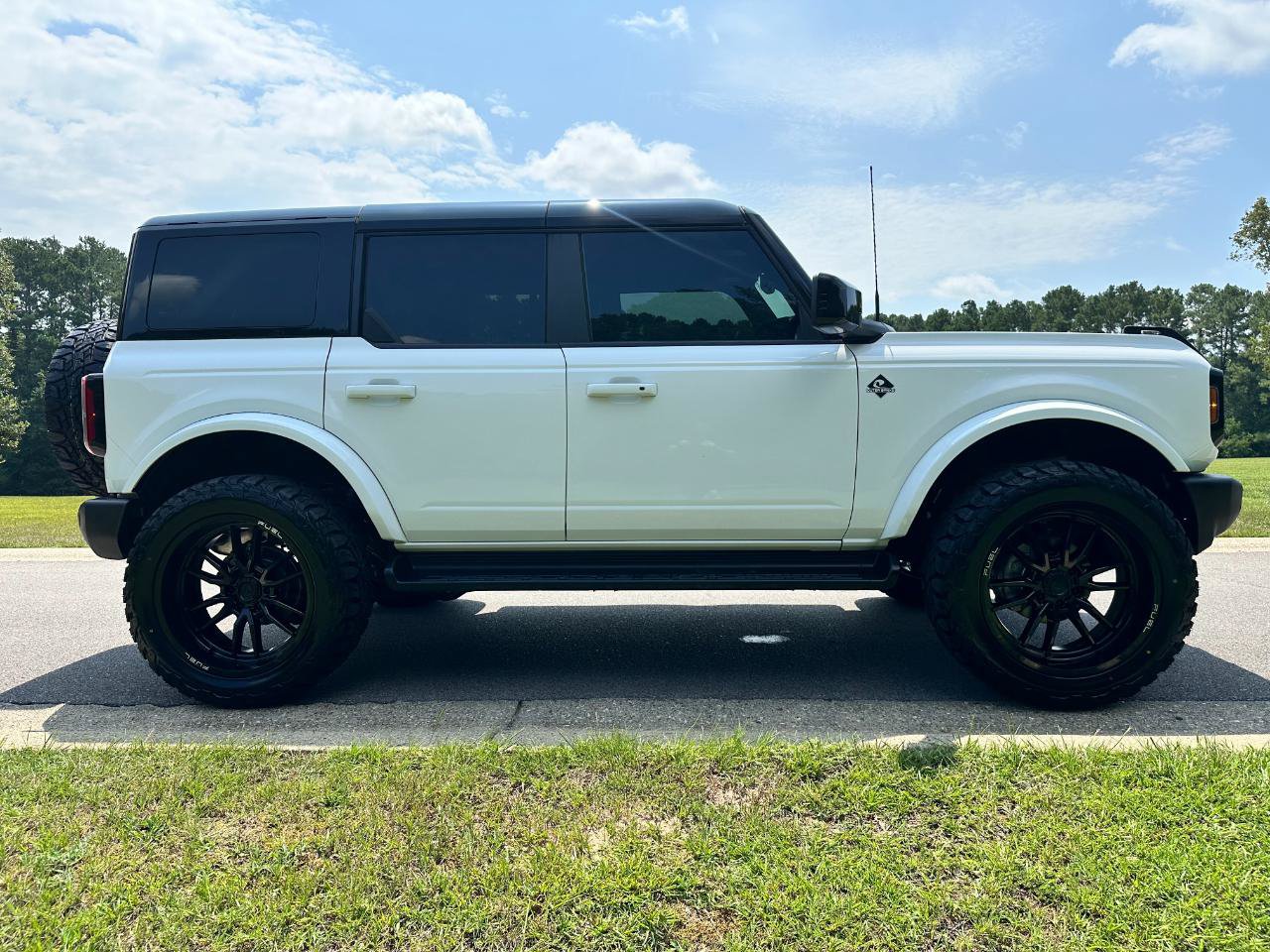 Used 2025 Ford Bronco Outer Banks AWD/4WD image 4