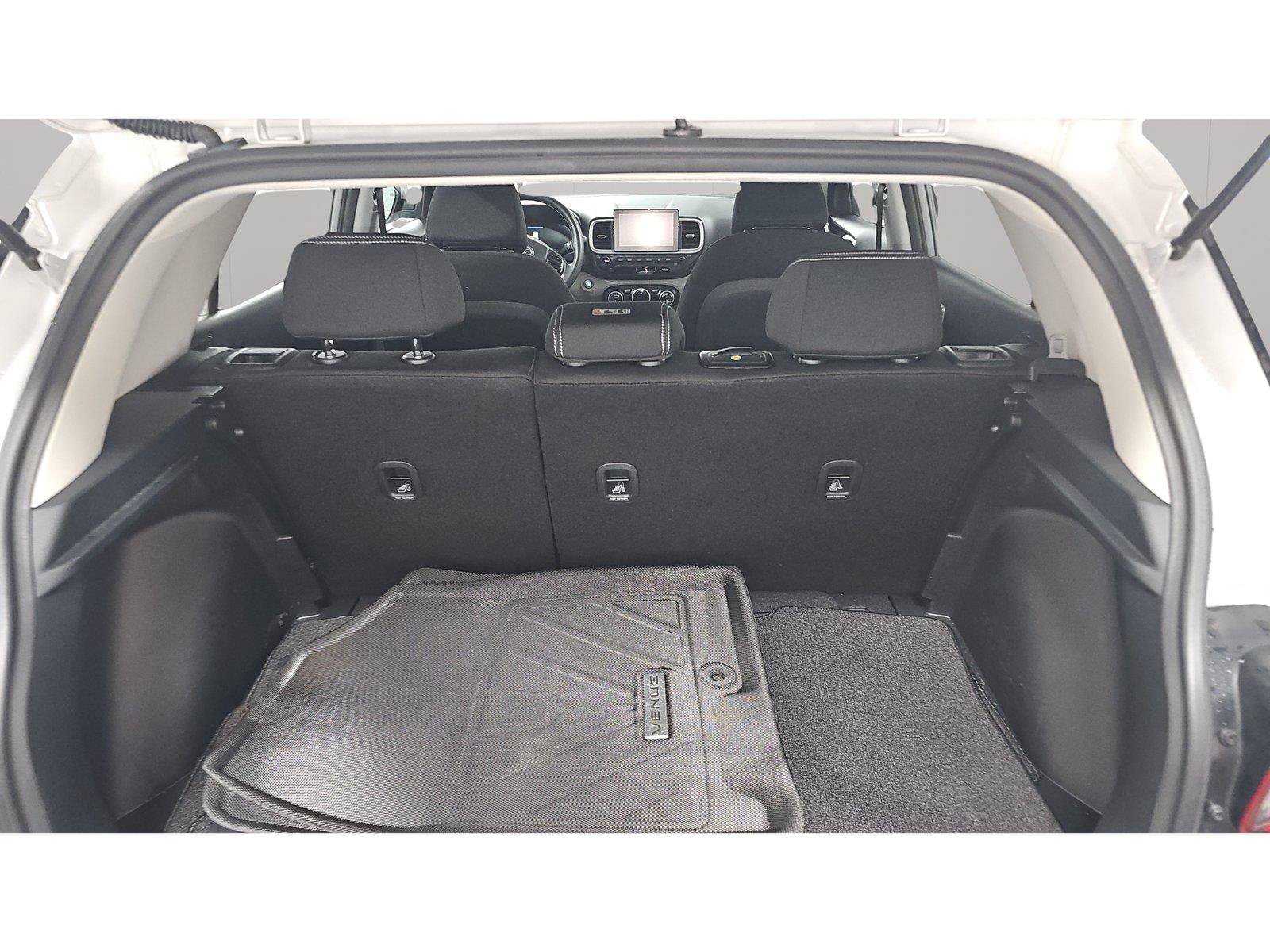 Certified 2025 Hyundai Venue SEL FWD image 12