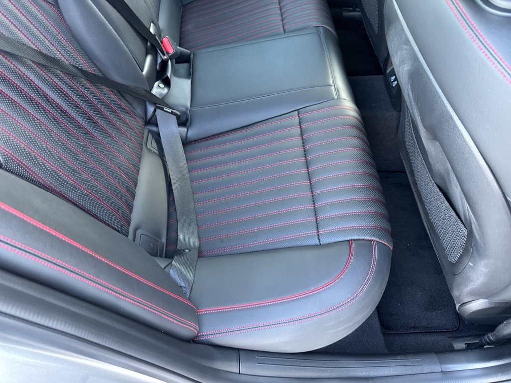 Used 2025 Genesis G70 2.5T w/ Sport Prestige Package image 18