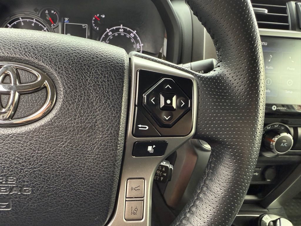 Used 2024 Toyota 4Runner SR5 AWD/4WD image 33